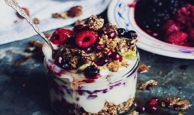 H βιταμίνη που πρέπει να παίρνεις μετά το πρωινό για να χάσεις κιλά!!