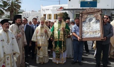 Λαμπρώς και πανδήμως εόρτασαν οι Μυκόνιοι την προστάτιδα τους Παναγία Τουρλιανή (Εικόνες & Videos)