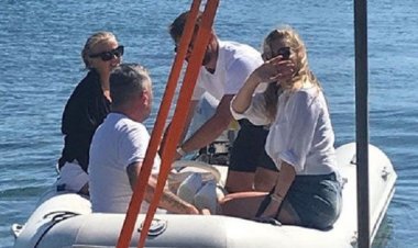 Η Kate Moss απέδρασε από τη Μύκονο σε ταβερνάκι στην Τήνο!!