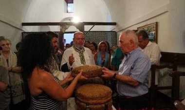 Πανηγυρικός εόρτιος εσπερινός της Μεταμορφώσεως του Σωτήρος στη Σκάρπα Μυκόνου (εικόνες & videos)