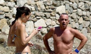 Στην Μύκονο ο Eros Ramazzotti κάνει τις διακοπές του οικογενειακώς!!