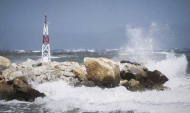 Τραγωδία στην Τήνο - Τοίχος καταπλάκωσε 2 άνδρες στην Τήνο - Ανασύρθηκαν νεκροί οι δύο εργάτες