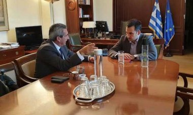 Συνάντηση εργασίας του Γιώργου Χατζημάρκου με τον Υπουργό Εσωτερικών Αλέξη Χαρίτση