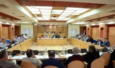 Η ΚΕΔΕ καλεί τους δήμους να προσφύγουν στο ΣτΕ για ακύρωση παραχώρησης ακινήτων στο Υπερταμείο