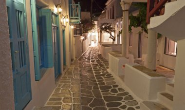 Επιτροπή Αισθητικής: Δεν επιτρέπονται ολισθηρά υλικά (βαφής) και κάθετες επιγραφές