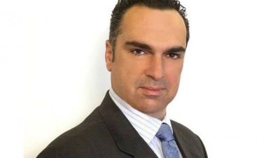 Γιάννης Φλεβάρης: Οποιος προσβάλλει βάναυσα και παραβιάζει τις Δημοκρατικές Αρχές, να εξοστρακίζεται; -«Ολαρία - ολαρά, δάγκωσε με πιο βαθιά»