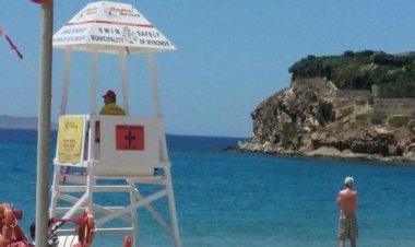 Ναυαγοσωστική κάλυψη με επαγγελματίες και τεχνικό εξοπλισμό σε 12 παραλίες της Μυκόνου (εικόνες)