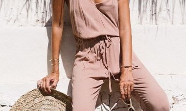 Ψάθα!! Διαχρονική και ιδιαίτερα κομψή, πρωταγωνιστεί στα summer looks!!