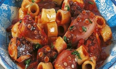 Χταπόδι ή Μοσχιός με Μακαρονάκι Κοφτό [Βήμα-Βήμα]