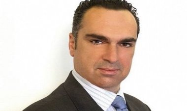 Το άλογο που καλπάζει και η σβηστή κάμερα