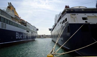 Παραμένει σε ισχύ το απαγορευτικό απόπλου από Πειραιά-Ραφήνα-Λαύριο