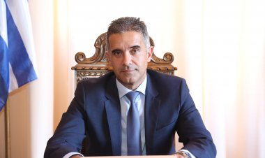 Ευχές Δημάρχου Σύρου – Ερμούπολης Γιώργου Μαραγκού για Χριστούγεννα και Πρωτοχρονιά