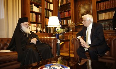 Ο Πρόεδρος της Δημοκρατίας και ο Αρχιεπίσκοπος στον εορτασμό των Θεοφανείων στη Σύρο - Πρόσκληση και πρόγραμμα