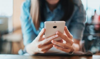 Τα smartphone βλάπτουν σοβαρά την υγεία!! Έρευνα των NYTimes