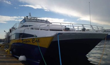 Ακυβερνησία στη θαλάσσια περιοχή έξω από το Νέο Λιμένα Μυκόνου, του πλοίου Ε/Γ-Τ/Χ Super Cat