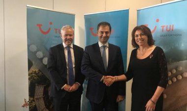 Επαφές Θεοχάρη στο Λονδίνο με Tour & Cruise  Operators και opinion leaders για την προβολή του ελληνικού τουρισμού