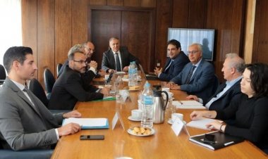 Στα κόμματα απεστάλη το σχέδιο νόμου και η αιτιολογική έκθεση για την ψήφο των αποδήμων