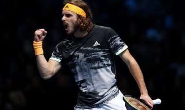 Στο πάνθεον των κορυφαίων ο Στέφανος Τσιτσιπάς κέρδισε τον Ρότζερ Φέντερερ και προκρίθηκε στον τελικό του Nitto ATP Finals!! [Video]