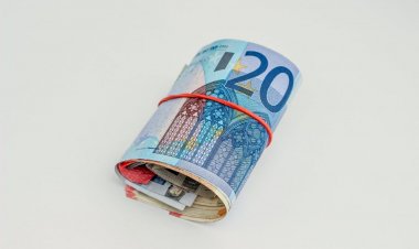 Πρωτοχρονιάτικο «δώρο»: Τριπλή εισοδηματική ενίσχυση για τις οικογένειες - Τα κριτήρια για το επίδομα  με παιδιά