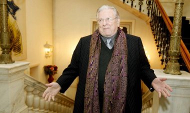 Πανελλαδική συγκίνηση για την απώλεια του Κώστα Βουτσά: Ένας αειθαλής της θεατρικής τέχνης και της ζωής [Videos]