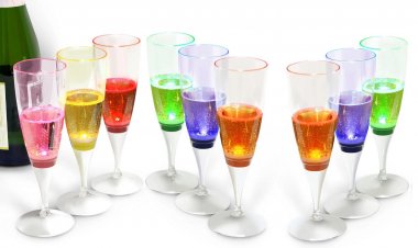 Green: Μετά τις πλαστικές σακούλες καθιερώνεται "χαράτσι" και στα πλαστικά ποτήρια!!