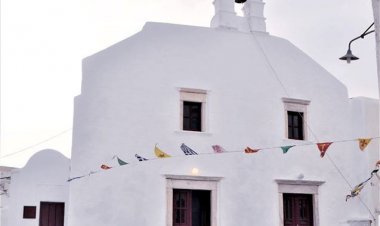 Diefxon: Πρόσκληση στον Αρχιερατικό Εσπερινό των Αγίων Ισαποστόλων Κωνσταντίνου και Ελένης στο Κάστρο Μυκόνου