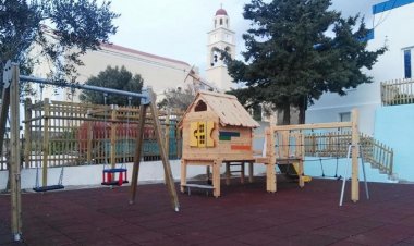 Municipality of Syros: Έναρξη λειτουργίας της παιδικής χαράς Γαλησσά
