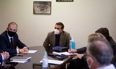 SYRIZA leader Alexis Tsipras: Όταν λες ότι έχεις πόλεμο στη Δημ. Υγεία, τότε πρέπει να ενισχύσεις το στράτευμα