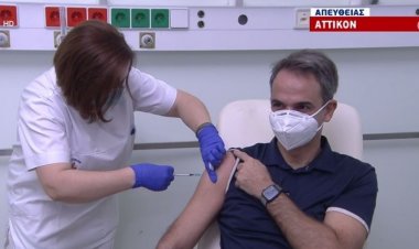 Coronavirus Vaccination: Εμβολιάστηκε ο Πρωθυπουργός Κυριάκος Μητσοτάκης