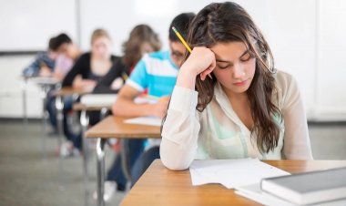 Panhellenic Exams: Μειώνεται η ύλη των Πανελληνίων Εξετάσεων