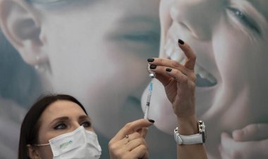 Coronavirus Vaccination: Σύγχυση και ταλαιπωρία στα ραντεβού Εμβολιασμού!! Από τη Σύρο κλείνουν ραντεβού στη Σαντορίνη και την Νάξο [Video]