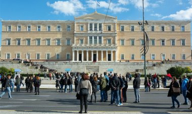 Public open-air gatherings: Επιτρέπονται από σήμερα και έως την 1η Φεβρουαρίου οι συναθροίσεις μέχρι 100 ατόμων