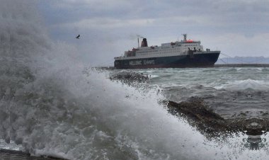 Ferry Routes – Sailing ban: Δεμένα παραμένουν και σήμερα τα τα πλοία σε Πειραιά, Ραφήνα και Λαύριο λόγω θυελλωδών ανέμων έως 10 μποφόρ