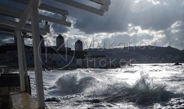 Marine Forecast: Λήψη αυξημένων μέτρων από το Λιμεναρχείο Μυκόνου, λόγω αναγγελίας Θυελλωδών Ανέμων με ένταση έως 8 Μποφόρ