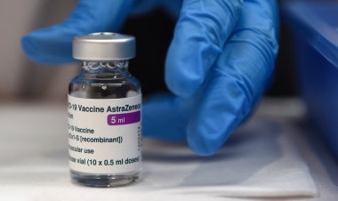 EU Medicines Agency: Αποστάσεις του ΕΜΑ από τον αξιωματούχο για το Eμβόλιο AstaZeneca -  Καμία οριστική απόφαση δεν έχει ληφθεί