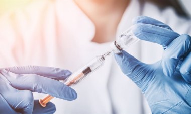 EU Medicines Agency - J&J vaccine: «Πράσινο φως» από EMA για το εμβόλιο J&J, «οι θρομβώσεις αποτελούν πολύ σπάνια παρενέργεια»