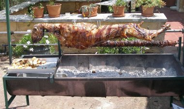 Healthier Easter Foods: Οι Οδηγίες του ΕΦΕΤ για το πασχαλινό τραπέζι - Τι πρέπει να προσέξουν οι καταναλωτές