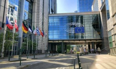 Special meeting of the European Council: Η αντιμετώπιση της πανδημίας και της κλιματικής αλλαγής τα κυρίαρχα θέματα της 2ης ημέρας