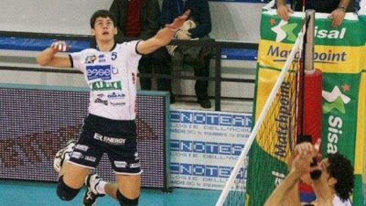 Πήρε και Ντιάτσκοφ ο Φοίνικας Σύρου