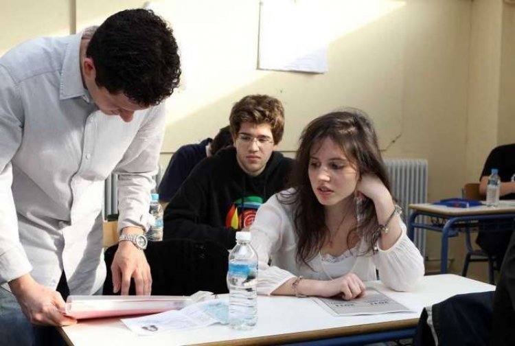 Βάσεις 2017: Ποιες σχολές θα ανέβουν και ποιες θα πέσουν