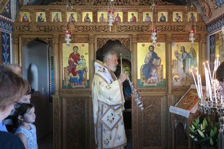 Αρχιερατική Ιερουργία στον Ι. Ναό του Τιμίου Προδρόμου "Των Ψηφίδων" στην Ανω Μερά Μυκόνου