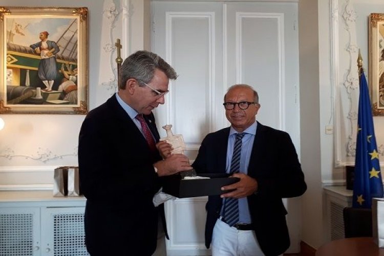 Τουρισμός και επενδύσεις στο επίκεντρο της συνάντησης του Αντιπεριφερειάρχη  Κυκλάδων με τον Αμερικανό Πρέσβη.