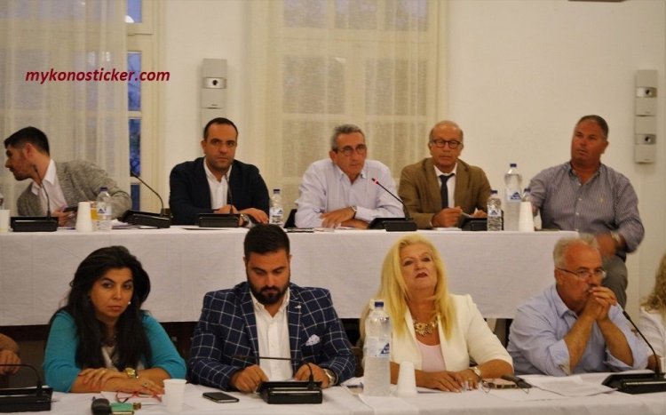 Ηλεκτροφωτισμός του οδικού δικτύου Μυκόνου και αναβάθμιση σχολικών υποδομών, οι προτεραιότητες της Περιφερειακής αρχής (videos)