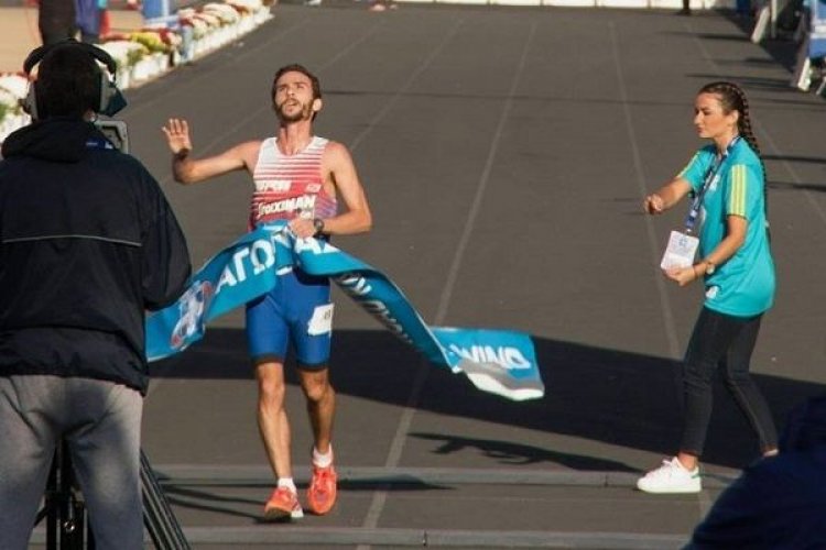 Οι αθλητές του Α.Ο. Μυκόνου Καλλίας - Πετρουλάκη - Μίνο πρωταγωνιστές στο κλασικό μαραθώνιο της Αθήνας