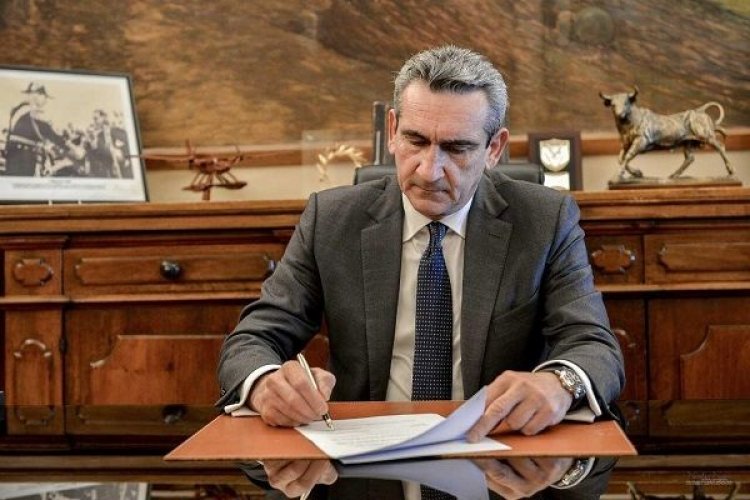 Aegean islands: Υπεγράφη η εργολαβική σύμβαση για την τριετή συντήρηση του επαρχιακού οδικού δικτύου σε Σέριφο, Σίφνο, Μήλο και Κίμωλο, ύψους 3,2 εκατ. ευρώ