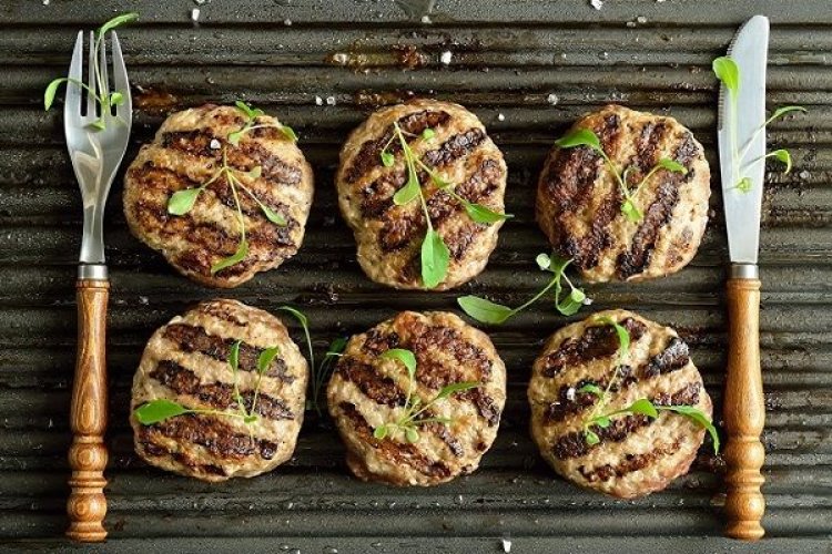 Ο ΕΦΕΤ ανακαλεί «παραδοσιακό μπιφτέκι BARBEQUE» που ανιχνεύτηκε σαλμονέλα