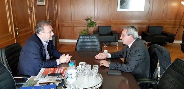 Η αναζήτηση πόρων που θα καλύψουν τις ανάγκες των νησιών σε υποδομές, επί τάπητος στη συνάντηση εργασίας του Περιφερειάρχη, με τον  Υφυπουργό  Οικονομίας και Ανάπτυξης, Στέργιο Πιτσιόρλα.