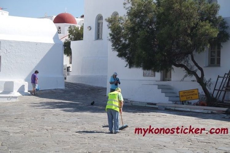 Εκθετος  ο Δήμαρχος Μυκόνου για την πρόσληψη μόνιμου προσωπικού στην καθαριότητα