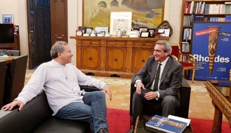 Τον πολυβραβευμένο κινηματογραφιστή Steven Bernstein δέχτηκε στο γραφείο του ο Περιφερειάρχης, Γιώργος Χατζημάρκος