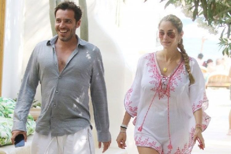 Δούκισσα Νομικού-Δημήτρης Θεοδωρίδης!! Οι ξέγνοιαστες διακοπές τους στη Μύκονο [pics]